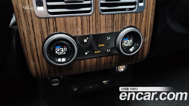 Land Rover Range Rover (IV) 4.4 SDV8 Vogue SE DIESEL 2018 — фото 19