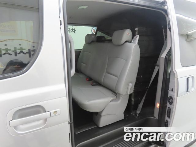 Hyundai Grand Starex Van 5-Seater Smart 2021 — фото 6