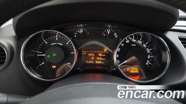 Peugeot 3008 2.0 HDi First Generation 2014 — фото 8