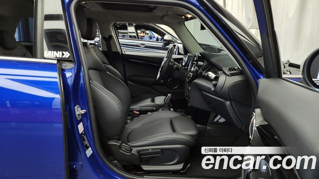 MINI Cooper 5Door HIGH 3rd 2020 — фото 11