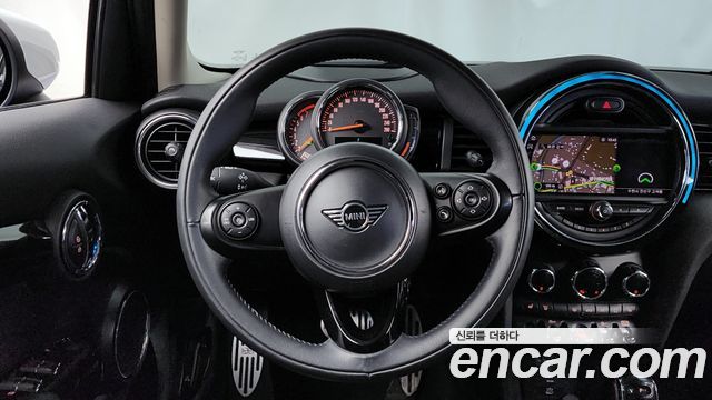 MINI Cooper 5Door HIGH 3rd 2020 — фото 13