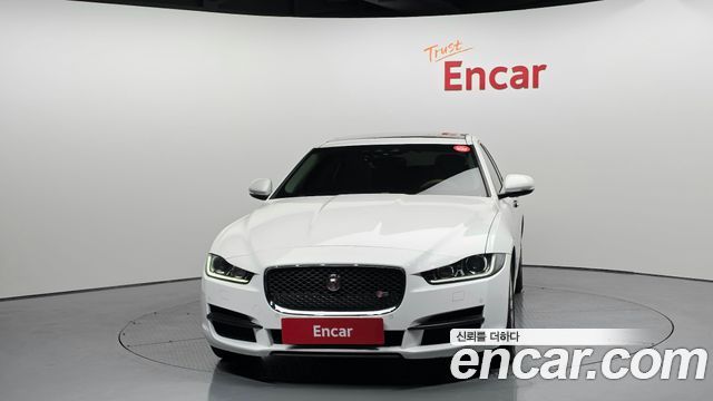 Jaguar XE 20d Prestige 2016 — фото 3