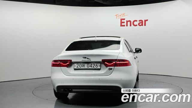 Jaguar XE 20d Prestige 2016 — фото 4