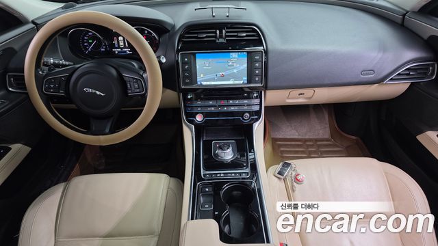 Jaguar XE 20d Prestige 2016 — фото 7