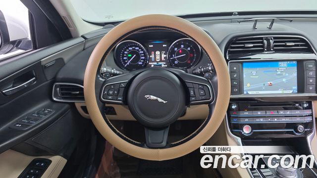Jaguar XE 20d Prestige 2016 — фото 18