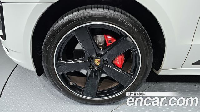 Porsche Macan 3.0 GTS 95B 2018 — фото 5