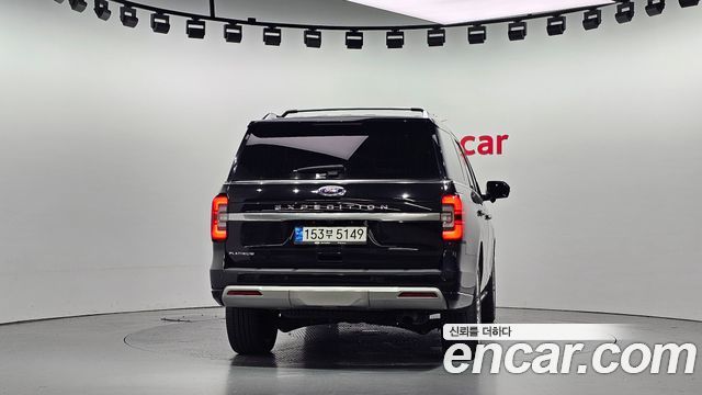 Ford Expedition Platinum 4WD 7Seater 2022 — фото 4