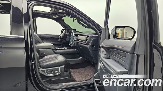 Ford Expedition Platinum 4WD 7Seater 2022 — фото 10