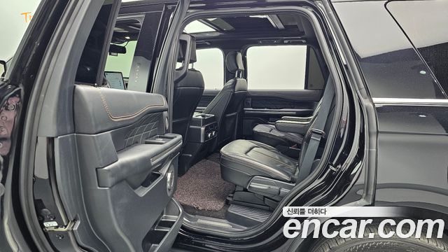 Ford Expedition Platinum 4WD 7Seater 2022 — фото 12