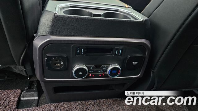 Ford Expedition Platinum 4WD 7Seater 2022 — фото 19