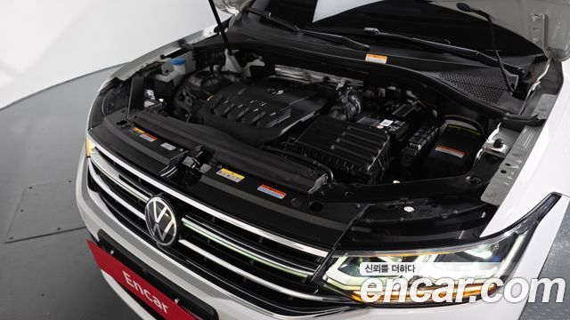 Volkswagen Tiguan Allspace 2.0 TSI Prestige 2023 — фото 6
