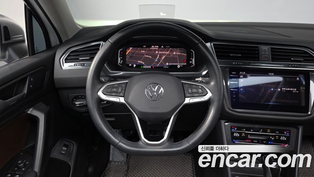Volkswagen Tiguan Allspace 2.0 TSI Prestige 2023 — фото 14
