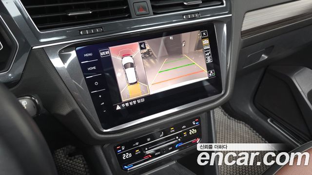 Volkswagen Tiguan Allspace 2.0 TSI Prestige 2023 — фото 16