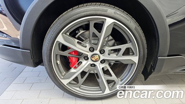 Porsche Taycan 4S Cross Turismo 2024 — фото 5
