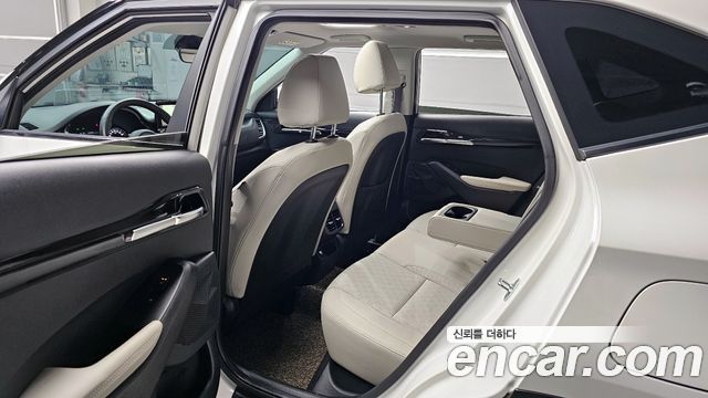 Kia Seltos Gasoline 1.6 Turbo 4WD Gravity 2023 — фото 15