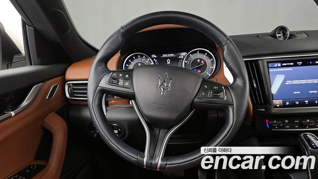 Maserati Levante 2.0 GT AWD 2022 — фото 17