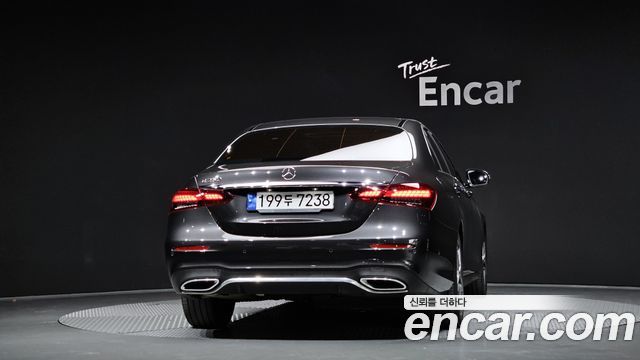 Mercedes-Benz E-Class (W213) E250 AMG Line 2023 — фото 4