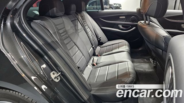 Mercedes-Benz E-Class (W213) E250 AMG Line 2023 — фото 16