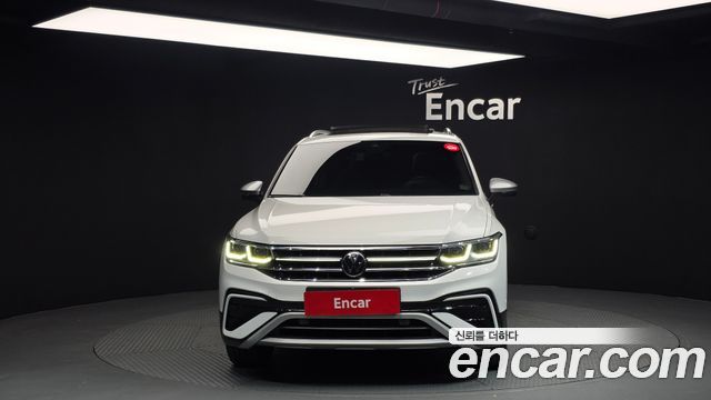 Volkswagen Tiguan Allspace 2.0 TSI Prestige 2023 — фото 3