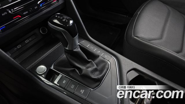 Volkswagen Tiguan Allspace 2.0 TSI Prestige 2023 — фото 9