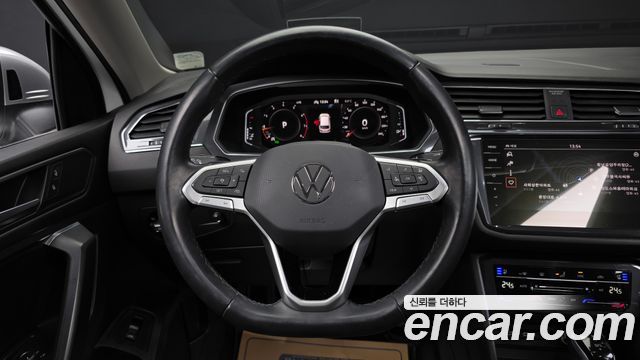 Volkswagen Tiguan Allspace 2.0 TSI Prestige 2023 — фото 13
