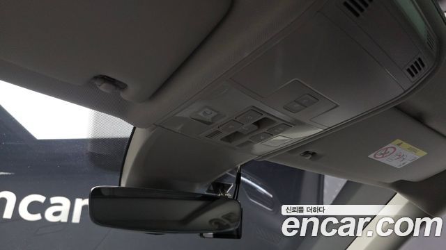 Volkswagen Tiguan Allspace 2.0 TSI Prestige 2023 — фото 19