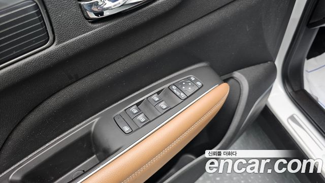 Renault Korea QM6 2.0 LPe RE Signature 2WD 2022 — фото 13