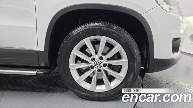 Volkswagen Tiguan 2.0 TDI Comfort 5N 2016 — фото 5