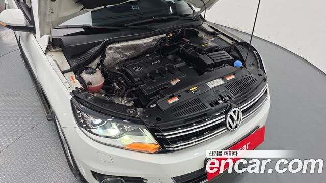 Volkswagen Tiguan 2.0 TDI Comfort 5N 2016 — фото 6