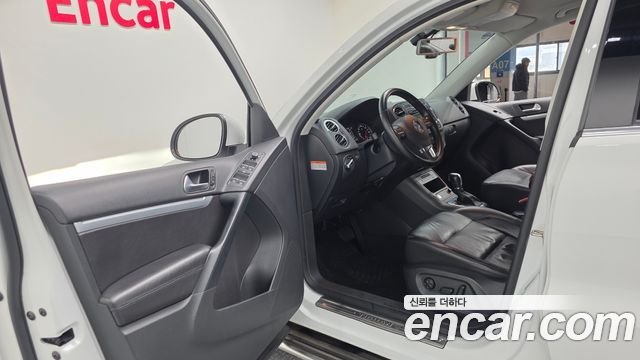 Volkswagen Tiguan 2.0 TDI Comfort 5N 2016 — фото 10