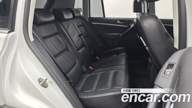 Volkswagen Tiguan 2.0 TDI Comfort 5N 2016 — фото 12