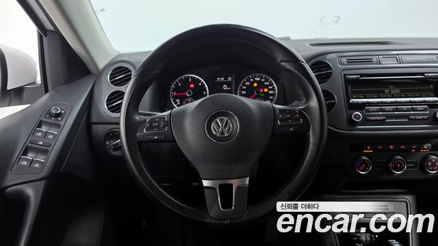 Volkswagen Tiguan 2.0 TDI Comfort 5N 2016 — фото 13