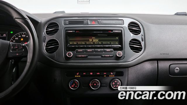Volkswagen Tiguan 2.0 TDI Comfort 5N 2016 — фото 14
