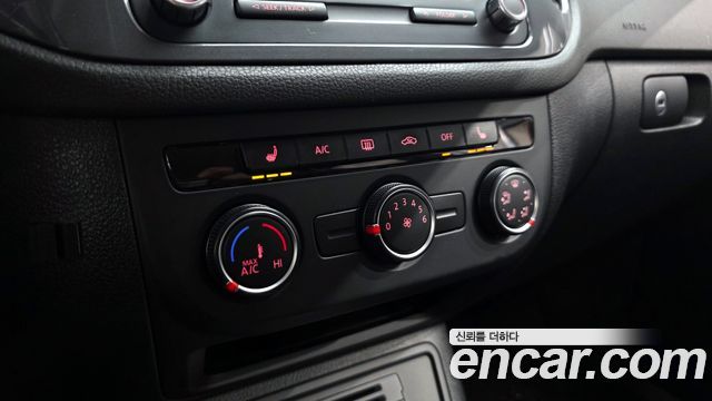 Volkswagen Tiguan 2.0 TDI Comfort 5N 2016 — фото 16