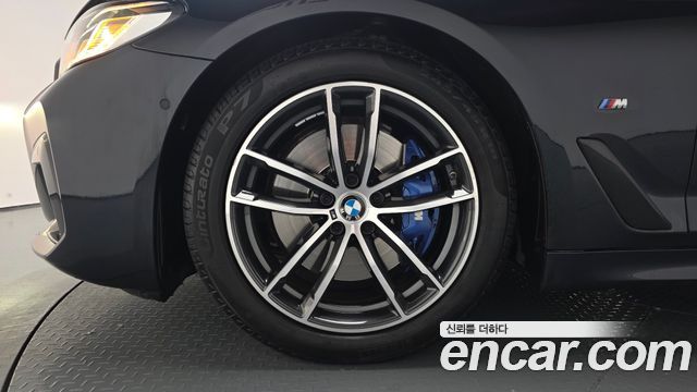 BMW 5 Series (G30) 520i M Sport 2023 — фото 5