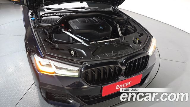 BMW 5 Series (G30) 520i M Sport 2023 — фото 6