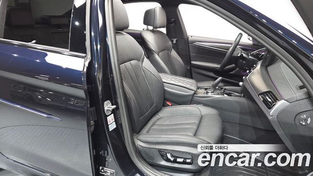 BMW 5 Series (G30) 520i M Sport 2023 — фото 10