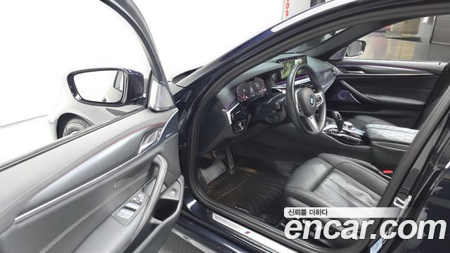 BMW 5 Series (G30) 520i M Sport 2023 — фото 11