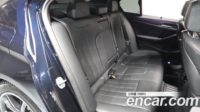 BMW 5 Series (G30) 520i M Sport 2023 — фото 12