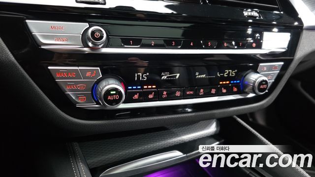 BMW 5 Series (G30) 520i M Sport 2023 — фото 16