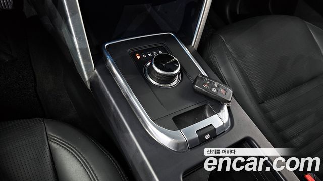 Land Rover Discovery Sport 2.0 TD4 HSE Luxury 2018 — фото 9