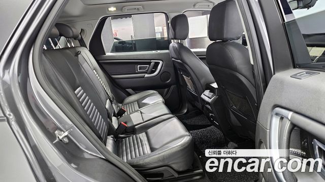 Land Rover Discovery Sport 2.0 TD4 HSE Luxury 2018 — фото 12
