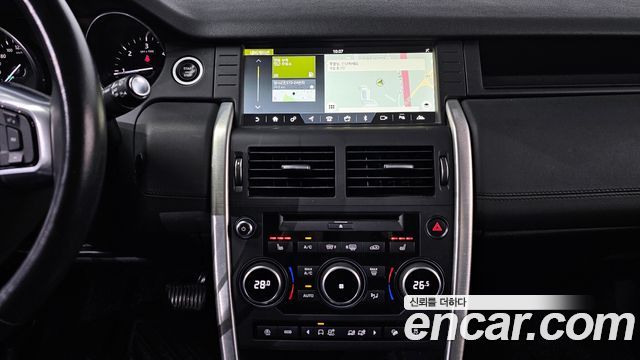 Land Rover Discovery Sport 2.0 TD4 HSE Luxury 2018 — фото 14