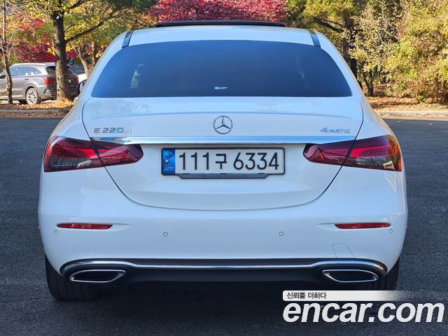 Mercedes-Benz E-Class (W213) E220d 4MATIC Exclusive 2022 — фото 4
