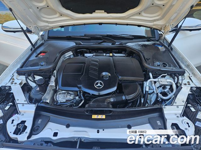 Mercedes-Benz E-Class (W213) E220d 4MATIC Exclusive 2022 — фото 16