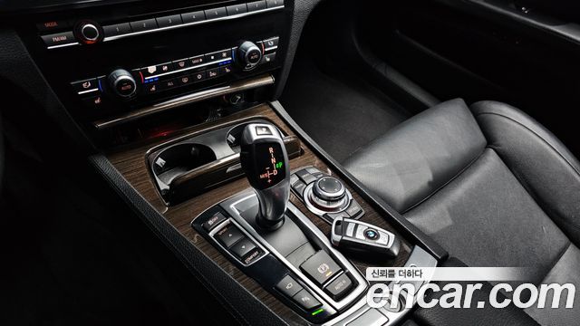 BMW 7 Series (F01) 750Li 2011 — фото 9