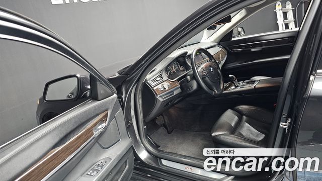 BMW 7 Series (F01) 750Li 2011 — фото 10