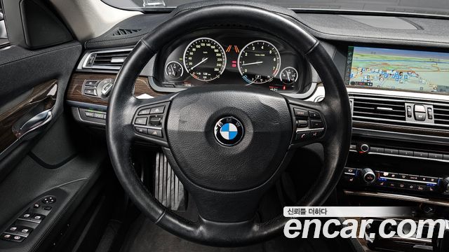 BMW 7 Series (F01) 750Li 2011 — фото 13