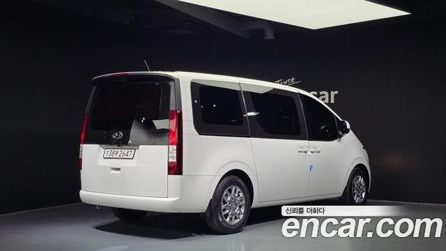 Hyundai Staria Tourer 9-Seater Modern 2022 — фото 2