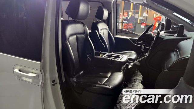 Hyundai Staria Tourer 9-Seater Modern 2022 — фото 12